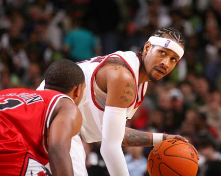 连续3场未首发，萨拉赫赛后发表激烈言论称被当成替罪羊，英媒曝利物浦选择支持斯洛特